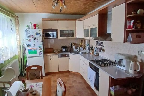 Prodej bytu 2+1 51 m², 9. května, Chvaletice Prodej bytu 2+1 51 m², 9. května, Chvaletice