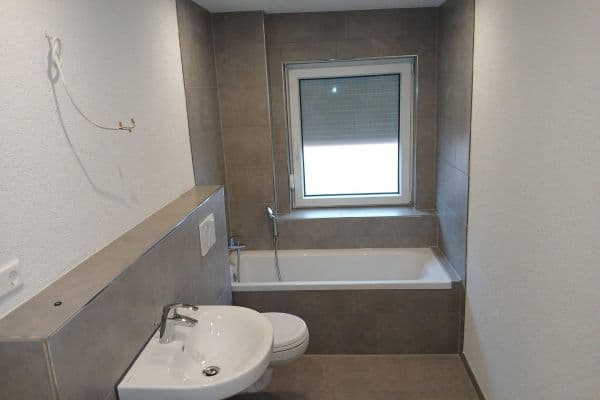 Pronájem bytu 4+1 140 m², Venningen Pronájem bytu 4+1 140 m², Venningen