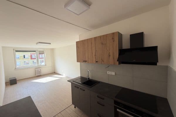 Pronájem bytu 2+kk 43 m², Váňova, Kladno Pronájem bytu 2+kk 43 m², Váňova, Kladno