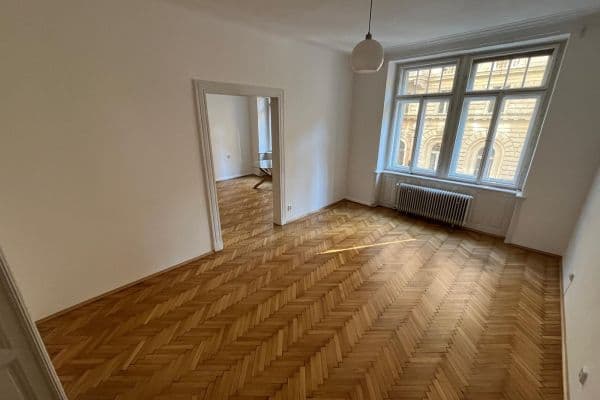 Pronájem bytu 4+1 120 m², Náplavní, Praha Pronájem bytu 4+1 120 m², Náplavní, Praha