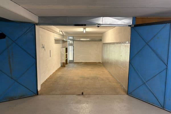 Pronájem garáže 18 m², Pavrovského, Praha, Praha Pronájem garáže 18 m², Pavrovského, Praha, Praha