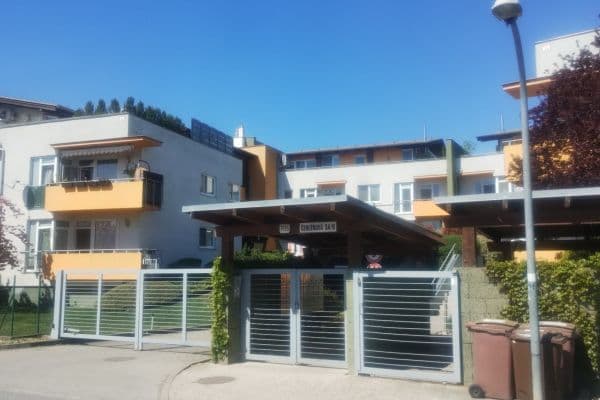 Prodej bytu 3+1 86 m², Čerešňová, Chorvátsky Grob Prodej bytu 3+1 86 m², Čerešňová, Chorvátsky Grob