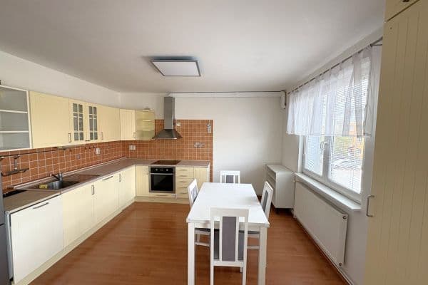Pronájem bytu 4+1 82 m², Dandova, Praha Pronájem bytu 4+1 82 m², Dandova, Praha