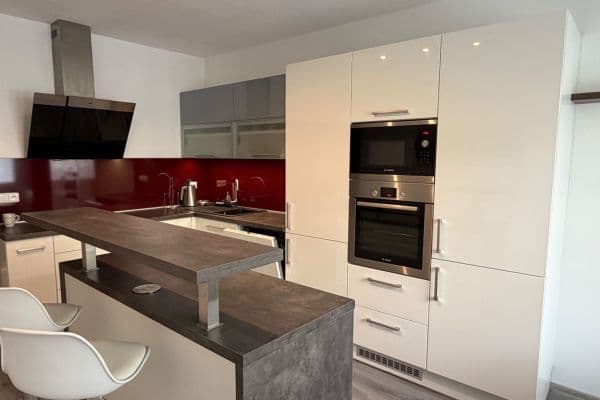 Pronájem bytu 3+1 84 m², Jungmannova, Hradec Králové Pronájem bytu 3+1 84 m², Jungmannova, Hradec Králové