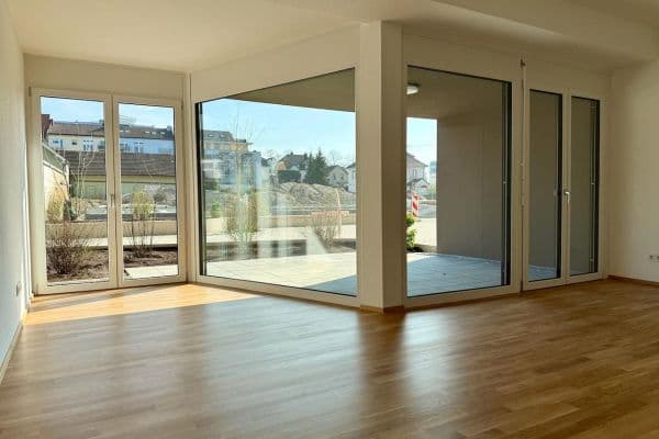 Pronájem bytu 2+1 60 m², Hauptstraße 4, Singen (Hohentwiel), Bádensko-Württembersko Pronájem bytu 2+1 60 m², Hauptstraße 4, Singen (Hohentwiel), Bádensko-Württembersko
