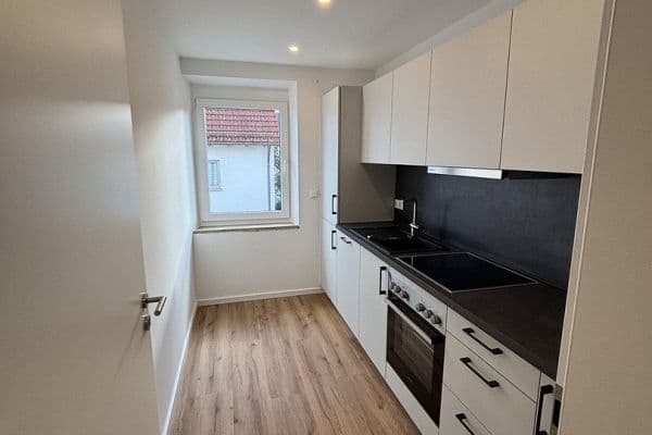 Pronájem bytu 3+1 63 m², Miltenbergstraße 18, Augsburg, Bavorsko Pronájem bytu 3+1 63 m², Miltenbergstraße 18, Augsburg, Bavorsko