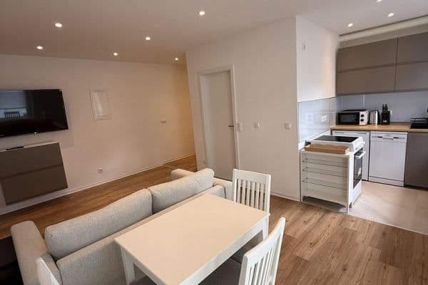 Pronájem bytu 2+1 48 m², Fäustlestraße 2, München, Bavorsko Pronájem bytu 2+1 48 m², Fäustlestraße 2, München, Bavorsko