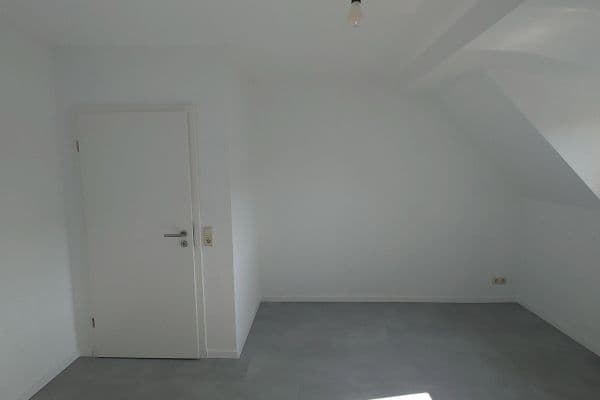 Pronájem bytu 3+1 83 m², Von-der-Mark-Str. 37, Duisburg Pronájem bytu 3+1 83 m², Von-der-Mark-Str. 37, Duisburg