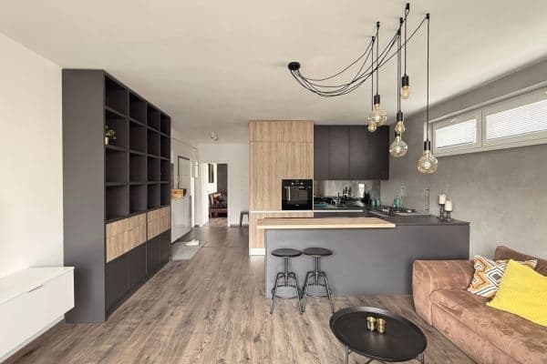 Pronájem bytu 2+1 52 m², Pri Hrubej lúke, Dúbravka Pronájem bytu 2+1 52 m², Pri Hrubej lúke, Dúbravka