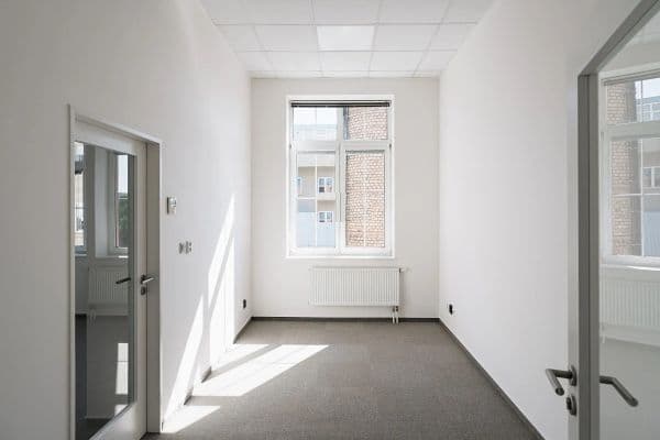 Pronájem kanceláře 15 m², Nádražní, Praha Pronájem kanceláře 15 m², Nádražní, Praha