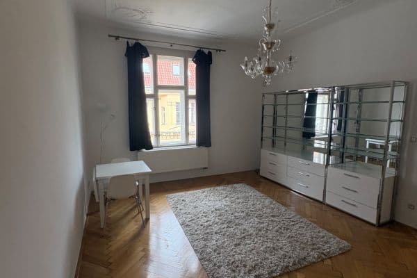 Pronájem bytu 2+kk 47 m², Elišky Krásnohorské, Praha Pronájem bytu 2+kk 47 m², Elišky Krásnohorské, Praha