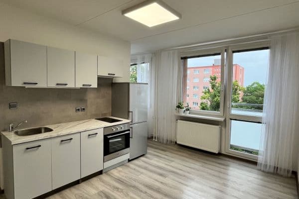 Pronájem bytu 1+1 26 m², Vitry, Kladno Pronájem bytu 1+1 26 m², Vitry, Kladno