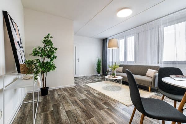Pronájem bytu 3+1 68 m², Okružní, Slaný Pronájem bytu 3+1 68 m², Okružní, Slaný
