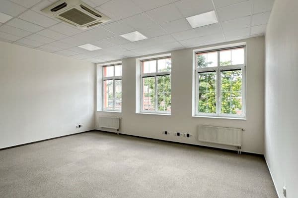 Pronájem kanceláře 35 m², Strakonická, Praha Pronájem kanceláře 35 m², Strakonická, Praha