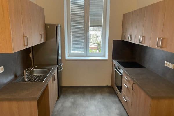 Pronájem bytu 2+1 53 m², náměstí Bedřicha Smetany, Český Dub Pronájem bytu 2+1 53 m², náměstí Bedřicha Smetany, Český Dub