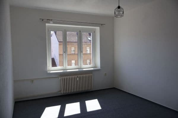Pronájem bytu 3+1 80 m², Bělohorská, Praha Pronájem bytu 3+1 80 m², Bělohorská, Praha