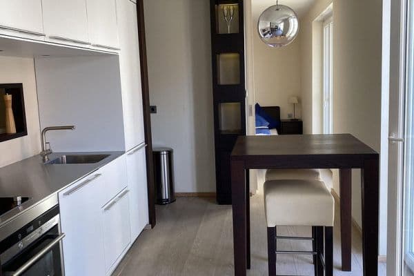 Pronájem bytu 2+1 60 m², Adams-Lehmann-Strasse, München, Bavorsko Pronájem bytu 2+1 60 m², Adams-Lehmann-Strasse, München, Bavorsko