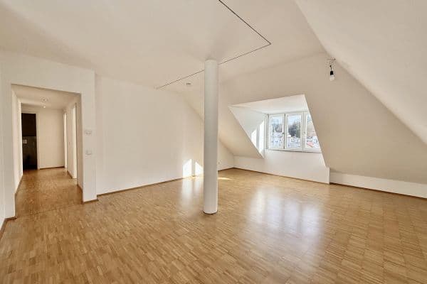Pronájem bytu 3+1 96 m², Lahr/Schwarzwald Pronájem bytu 3+1 96 m², Lahr/Schwarzwald