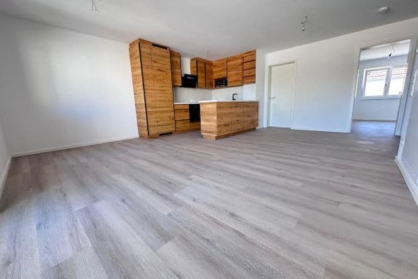 Pronájem bytu 3+1 75 m², Theodor-Mathieu-Straße 16, Bamberg, Bavorsko Pronájem bytu 3+1 75 m², Theodor-Mathieu-Straße 16, Bamberg, Bavorsko