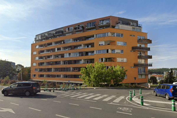 Pronájem garáže 10 m², Skloněná, Praha Pronájem garáže 10 m², Skloněná, Praha