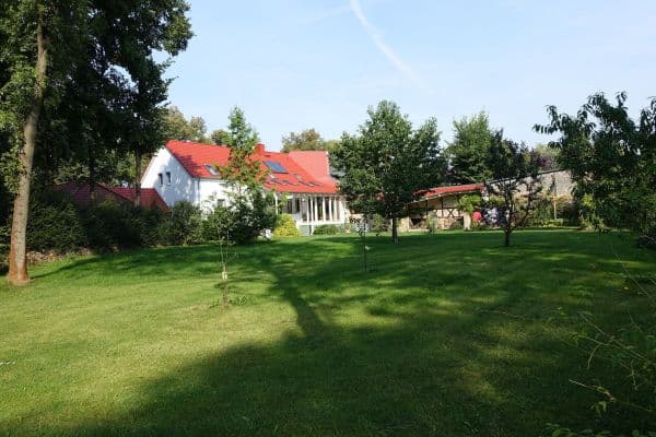 Prodej domu 240 m², pozemek 4.500 m², Zossen Prodej domu 240 m², pozemek 4.500 m², Zossen