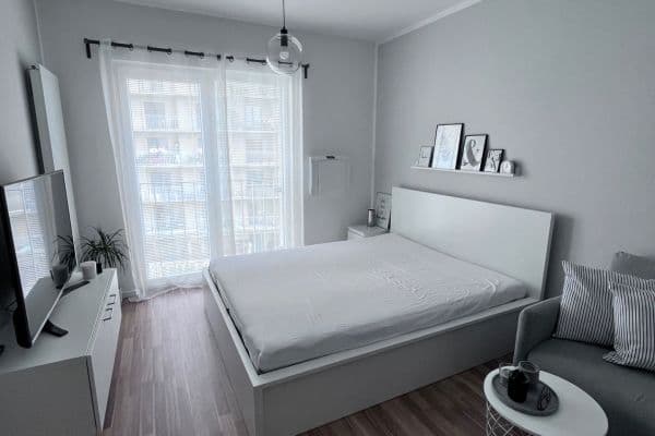Pronájem bytu 1+kk 24 m², Novovysočanská, Praha Pronájem bytu 1+kk 24 m², Novovysočanská, Praha