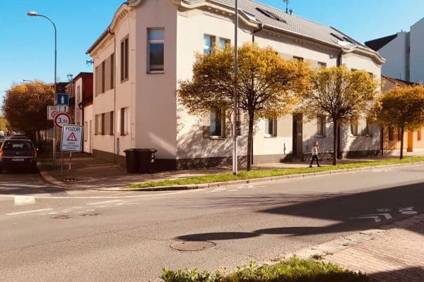 Pronájem bytu 1+1 41 m², Husova, Pardubice, Pardubický kraj Pronájem bytu 1+1 41 m², Husova, Pardubice, Pardubický kraj