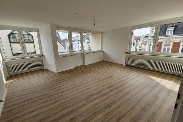 Pronájem bytu 3+1 87 m², Kölner Str. 17, Leverkusen Pronájem bytu 3+1 87 m², Kölner Str. 17, Leverkusen