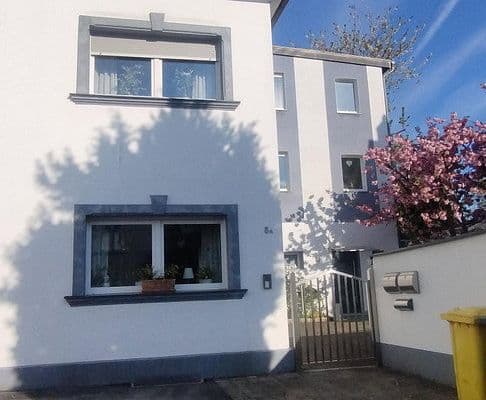 Pronájem bytu 2+1 68 m², Solingen Pronájem bytu 2+1 68 m², Solingen