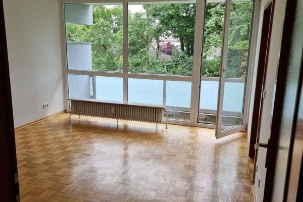 Pronájem bytu 1+1 40 m², Münchnerstr. 56, Unterhaching, Bavorsko Pronájem bytu 1+1 40 m², Münchnerstr. 56, Unterhaching, Bavorsko