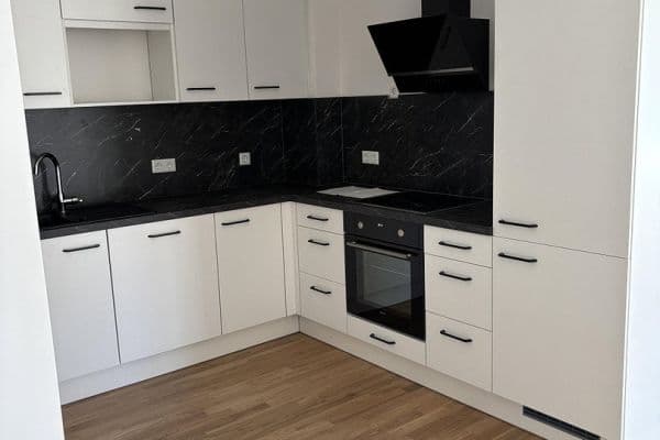 Pronájem bytu 3+1 76 m², Eschollbrücker Straße 8, Darmstadt Pronájem bytu 3+1 76 m², Eschollbrücker Straße 8, Darmstadt