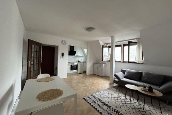 Pronájem bytu 2+1 41 m², Langen Pronájem bytu 2+1 41 m², Langen