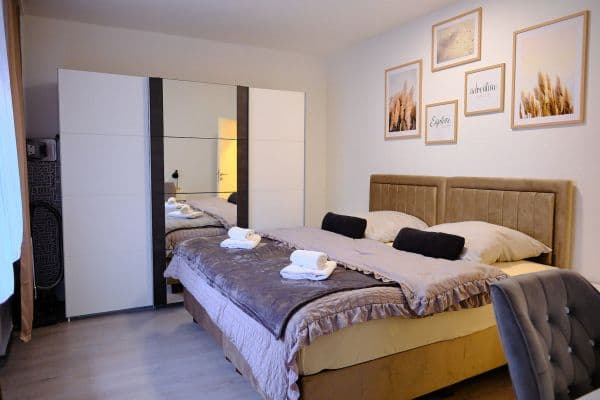 Pronájem bytu 2+1 80 m², Mülheim an der Ruhr Pronájem bytu 2+1 80 m², Mülheim an der Ruhr