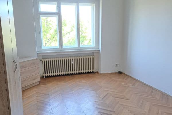 Pronájem bytu 1+kk 30 m², Vinohradská, Praha Pronájem bytu 1+kk 30 m², Vinohradská, Praha