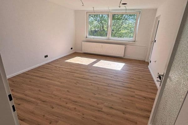Pronájem bytu 4+1 88 m², Fritz-Lau-Straße 16-18, Kiel, Šlesvicko-Holštýnsko Pronájem bytu 4+1 88 m², Fritz-Lau-Straße 16-18, Kiel, Šlesvicko-Holštýnsko