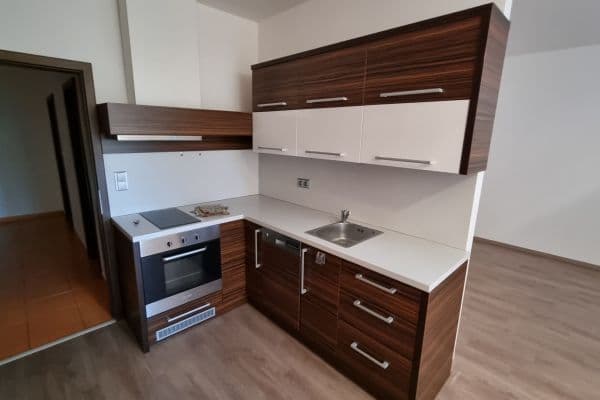 Pronájem bytu 1+kk 39 m², Čajkovského, Hodonín Pronájem bytu 1+kk 39 m², Čajkovského, Hodonín