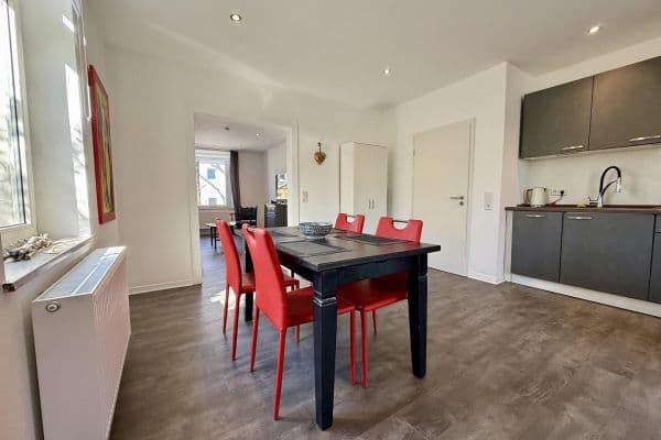 Pronájem bytu 2+1 60 m², Hainstraße 78, Wuppertal, Severní Porýní-Vestfálsko Pronájem bytu 2+1 60 m², Hainstraße 78, Wuppertal, Severní Porýní-Vestfálsko