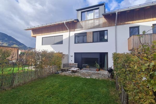 Pronájem domu 150 m², pozemek 160 m², Rosenheimer Str. 72b, Branneburg, Bavorsko Pronájem domu 150 m², pozemek 160 m², Rosenheimer Str. 72b, Branneburg, Bavorsko