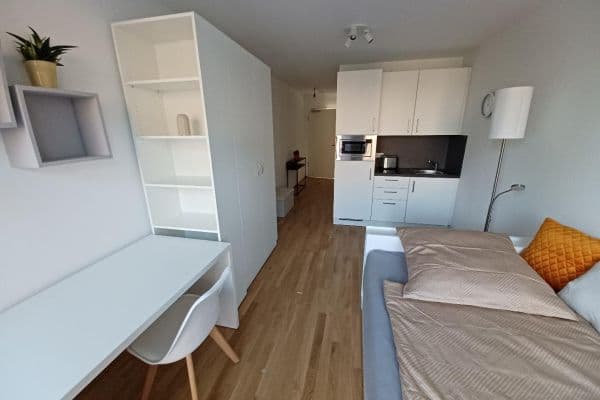 Pronájem bytu 1+1 24 m², Rudower Chaussee 32, Berlin, Berlín Pronájem bytu 1+1 24 m², Rudower Chaussee 32, Berlin, Berlín