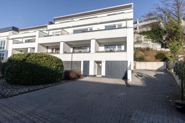 Pronájem bytu 1+1 34 m², Düsseldorf, Severní Porýní-Vestfálsko Pronájem bytu 1+1 34 m², Düsseldorf, Severní Porýní-Vestfálsko