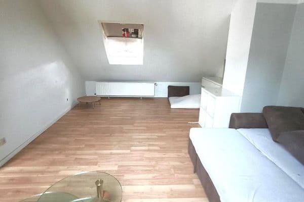 Pronájem bytu 1+1 40 m², Bergstr.8, Oberhausen Pronájem bytu 1+1 40 m², Bergstr.8, Oberhausen