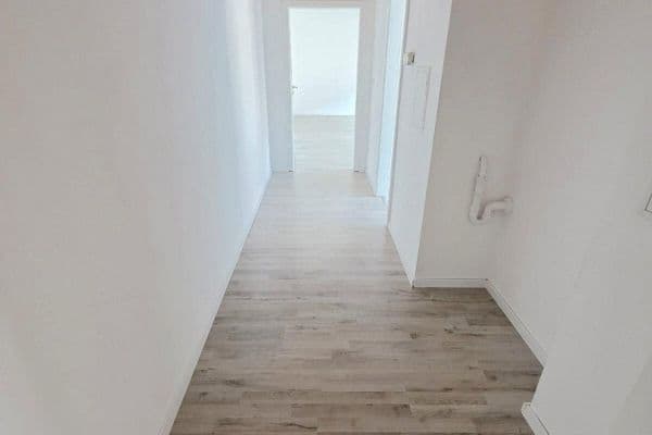 Pronájem bytu 2+1 68 m², Hohenstaufenstr. 56, Pforzheim Pronájem bytu 2+1 68 m², Hohenstaufenstr. 56, Pforzheim