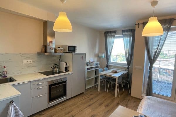 Pronájem bytu 1+kk 33 m², Škrábkových, Praha Pronájem bytu 1+kk 33 m², Škrábkových, Praha