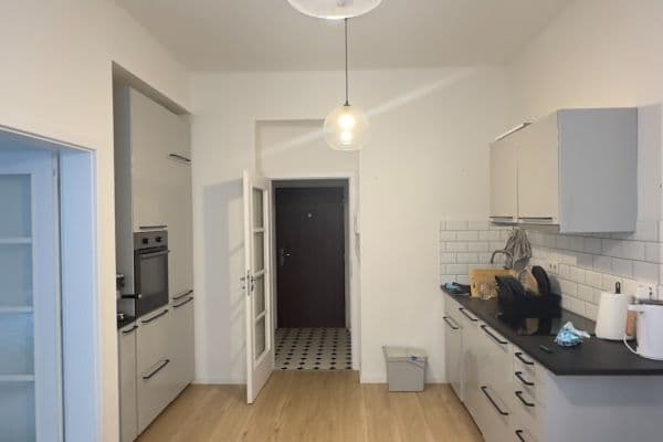 Prodej bytu 2+kk 40 m², Pod Vilami, Praha Prodej bytu 2+kk 40 m², Pod Vilami, Praha