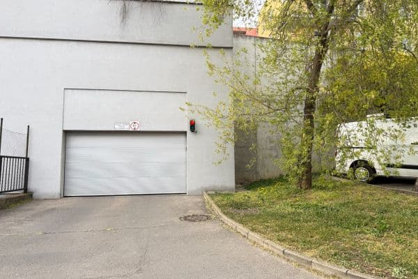 Prodej garáže 12 m², Plovdivská, Praha Prodej garáže 12 m², Plovdivská, Praha