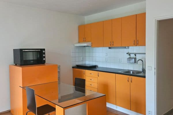 Pronájem bytu 1+kk 31 m², Jaroslava Foglara, Praha Pronájem bytu 1+kk 31 m², Jaroslava Foglara, Praha