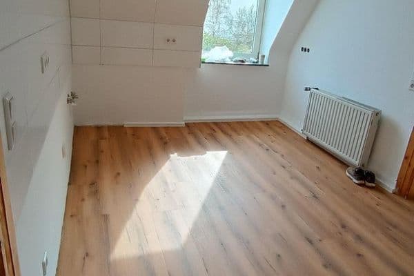 Pronájem bytu 4+1 100 m², Feldstr. 48, Wuppertal Pronájem bytu 4+1 100 m², Feldstr. 48, Wuppertal