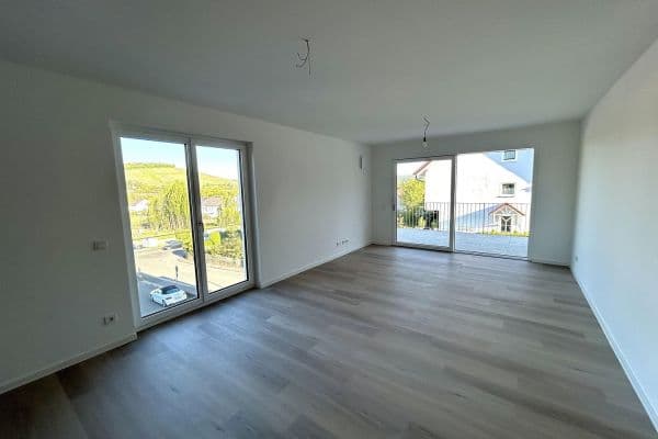 Pronájem bytu 3+1 108 m², Scheckertstrasse 2, Zell am Main Pronájem bytu 3+1 108 m², Scheckertstrasse 2, Zell am Main
