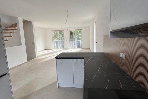 Prodej domu 166 m², pozemek 280 m², Graf-Stauffenberg-Ring 83, Bad Homburg Prodej domu 166 m², pozemek 280 m², Graf-Stauffenberg-Ring 83, Bad Homburg