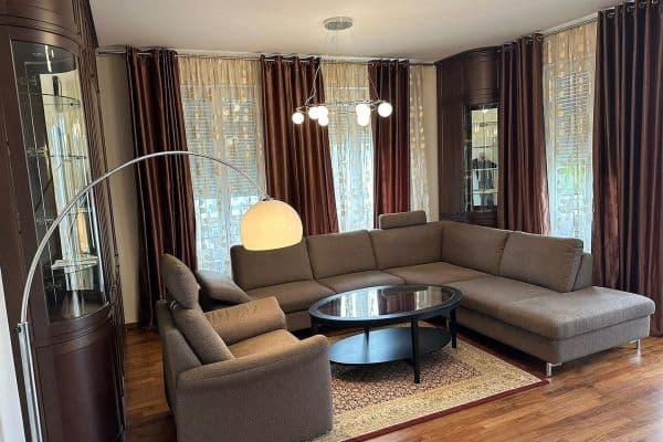 Pronájem bytu 4+1 135 m², Berlin, Berlín Pronájem bytu 4+1 135 m², Berlin, Berlín